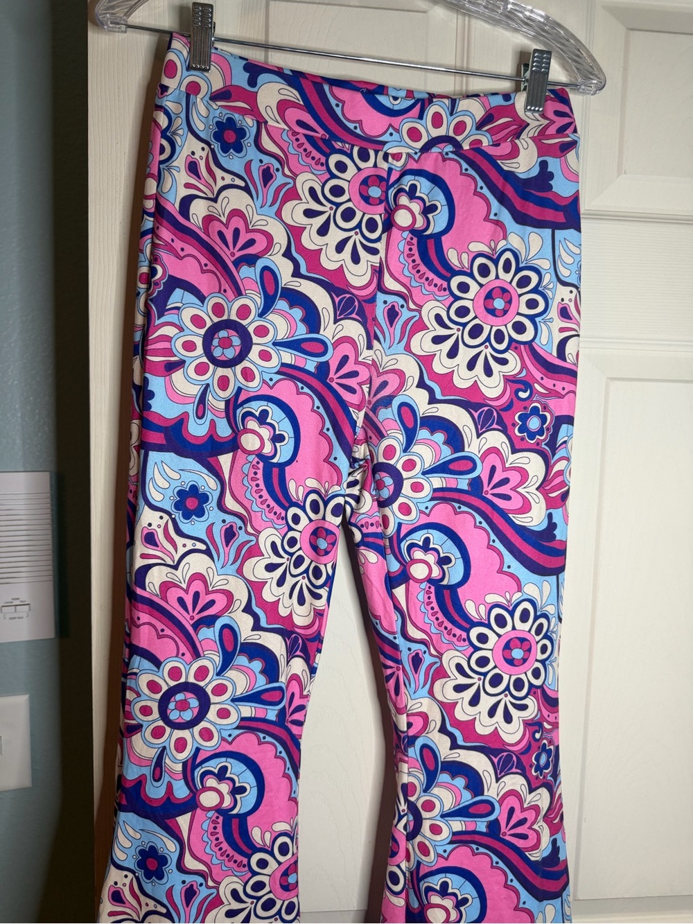 Costume Floral Paisley Pink & Blue Stretch 70’s flared Leggings